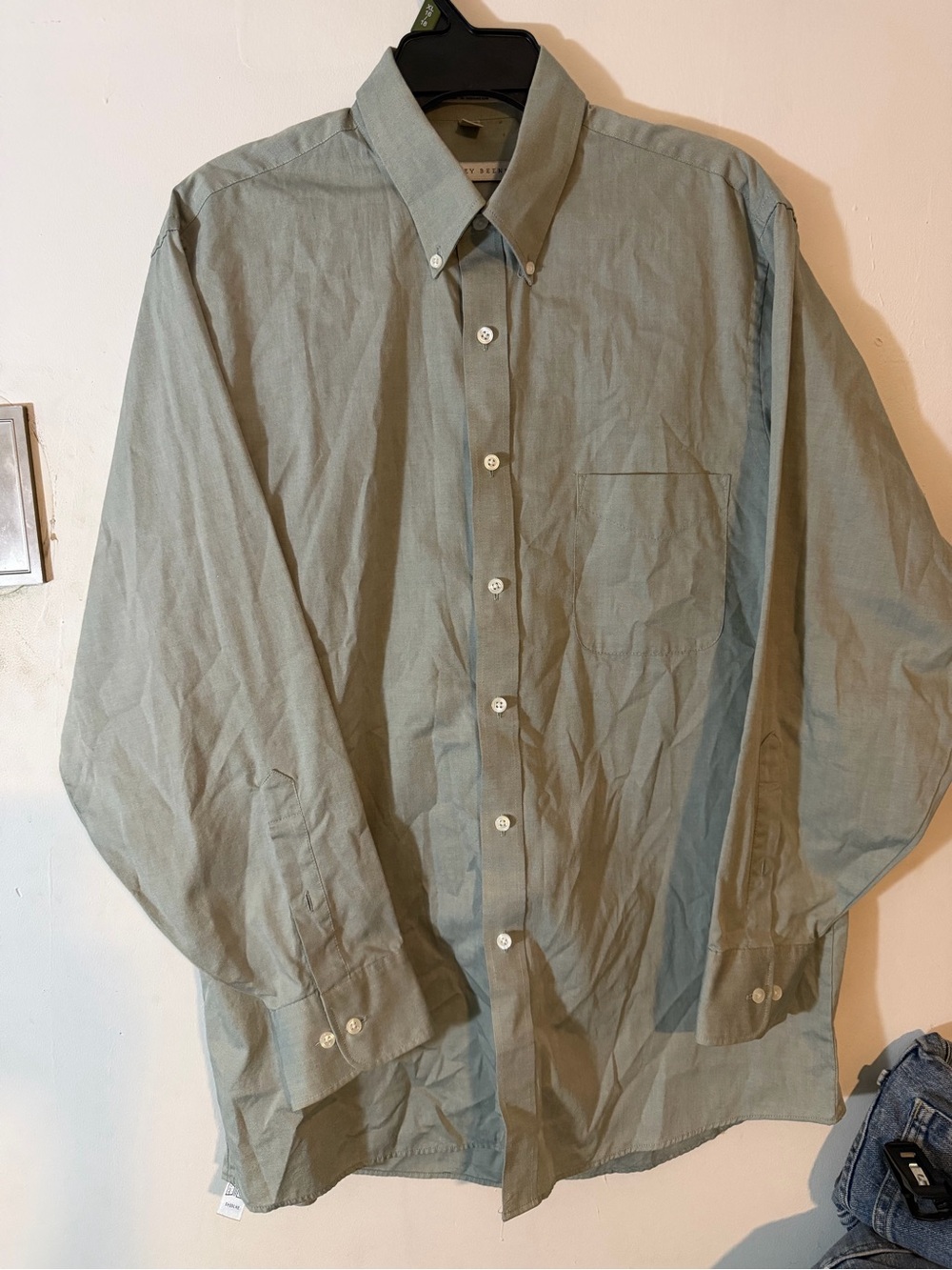 Geoffrey Beene Men's Button-Down Shirt in Light Sage, size L, EUC